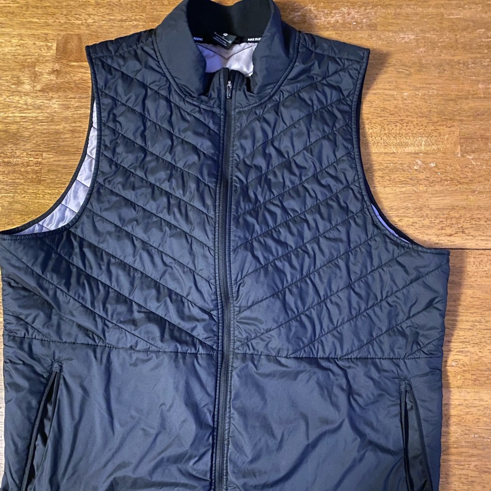 Nike aerolayer puffer vest